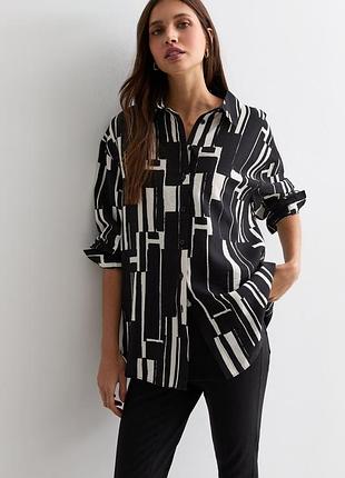 Брендовая вискозная удлиненная рубашка "new look" с геометрическим принтом. размер uk10/eur38.