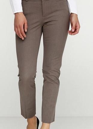 Штани жіночі banana republic у моделі sloan fit розміру 4 відповідають розміру s.