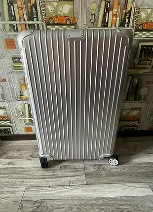 Чемодан rimowa check in l