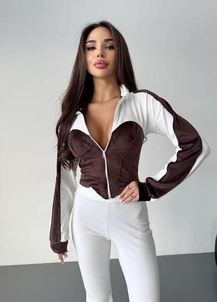 Нереально красивий спортивний костюм корсет