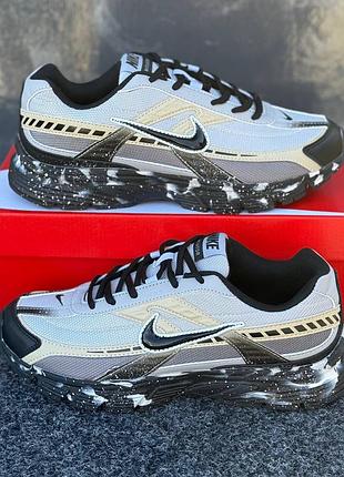 Кроссовки nike initiator