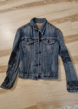 Джинсовая куртка levi's/ оригинал