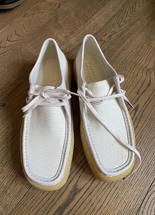 Нові білі чоловічі туфлі clarks wallabee cup 44,5 розмір