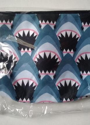 Новая клевая компактная матовая косметичка с акулами органайзер акулы2 фото