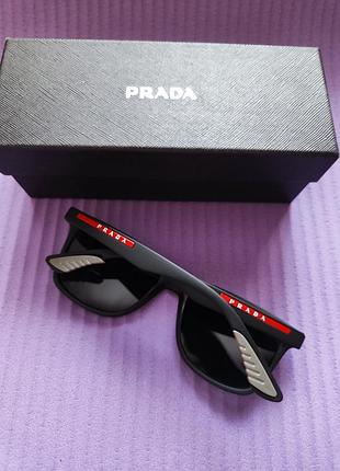 Prada окуляри