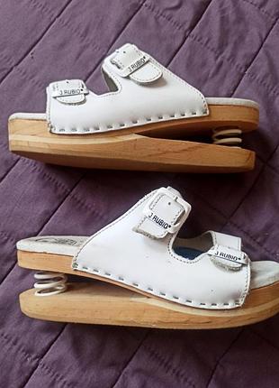 Шкіряні шльопанці сабо з пружинами. р. 39.