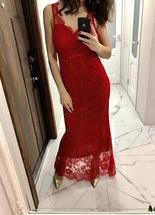 Кружевное вечернее платье