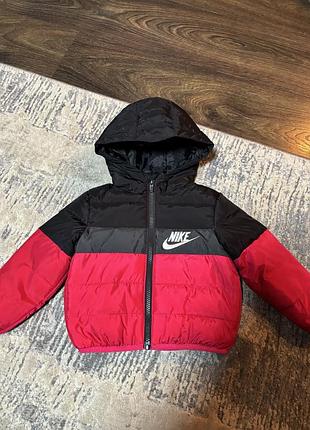 Демисезонная курточка nike оригинал 1/2 года