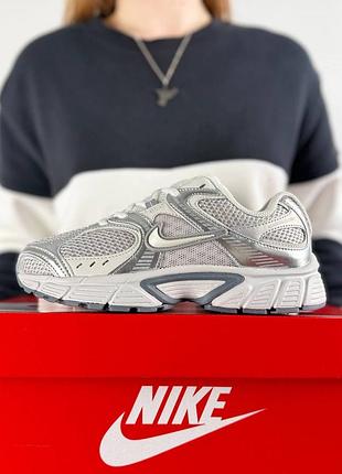 Жіночі кросівки nike v5 rnr light grey metallic