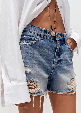 Жіночі джинсові шорти бермуди з рваними елементами zara розмір 34/xs