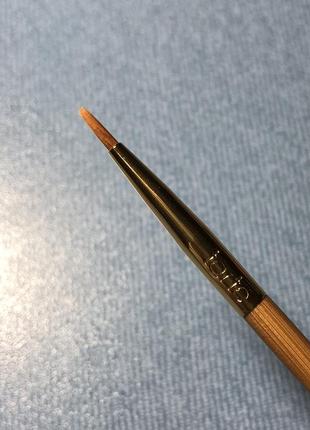 Двухсторонняя эко кисть лайнер tarte  etch & sketch double-ended bamboo liner brush3 фото