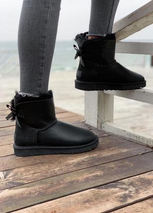 Женские угги ugg mini bailey bow black leather