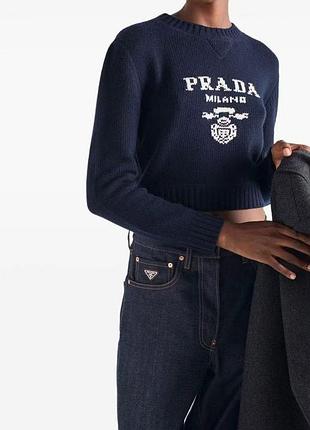 Светр жіночий