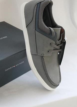 Оригінал tommy hilfiger chum usa 10  eur 43