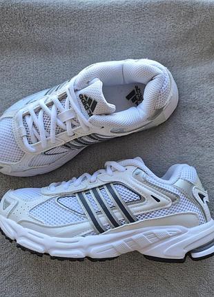 Кросівки 36-36,5 р. adidas