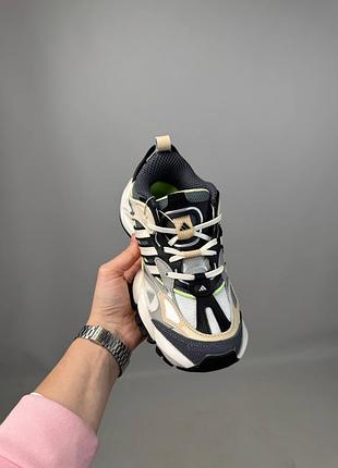 Adidas жіночі кросівки