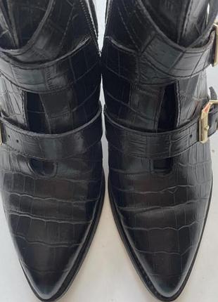 Козаки чоботи черевики