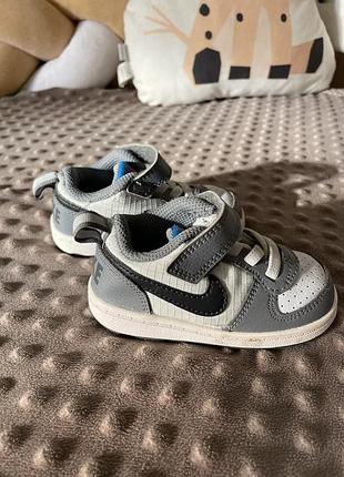 Кеди, красовки, кросівки nike