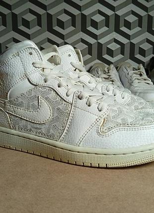 Кросівки nike air jordan 1 retro high og «laser»