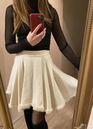 Шерстяная белая юбка клёш с ассиметричным кроем 70% шерсть3 фото