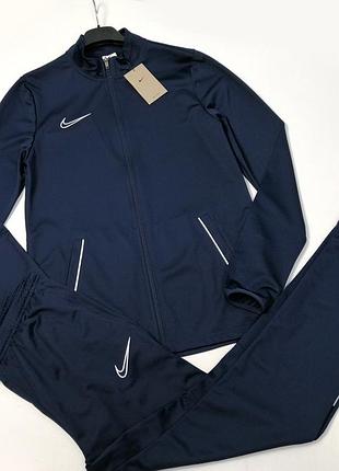 Мужской спортивный костюм nike
