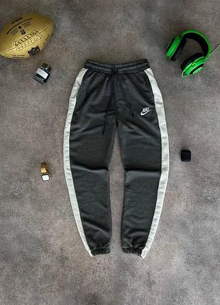 Спортивные штаны nike