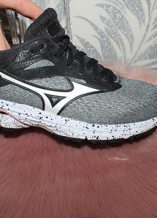 Mizuno кроссовки 24 см стелька