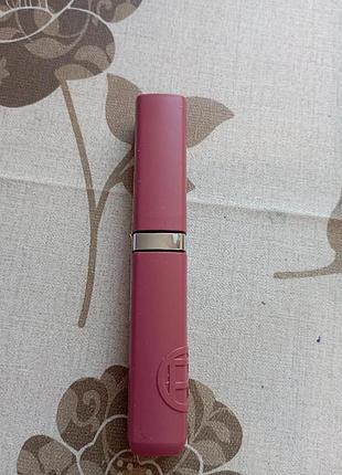 Блиск для губ фірми l’oréal