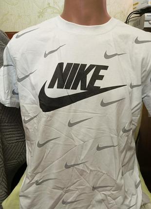 Футболка nike.