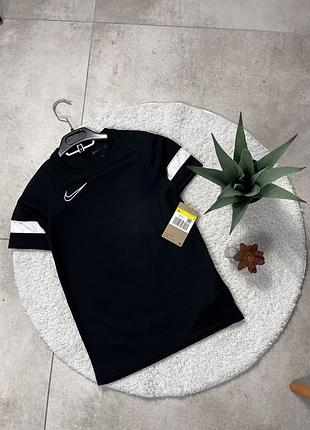 Футболка від nike