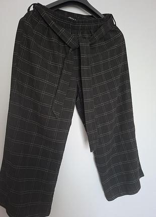 Брюки кюлоты укороченные в клетку