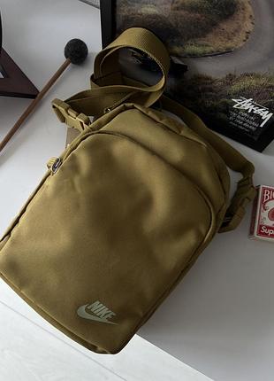 Месенджер nike haritage 3