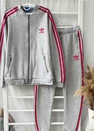 Спортивный костюм adidas