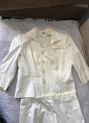 Білий костюм розмір l-xxl за 600 в ідеальному стані, підійде і на весілля