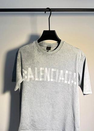 Стильная футболка balenciaga