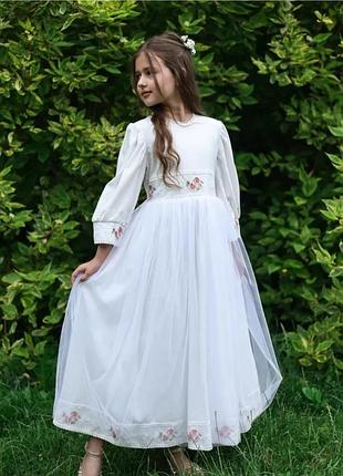 Платье вышито праздничное, платье на приключение из льна