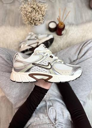 Nike v5rnr кроссовки