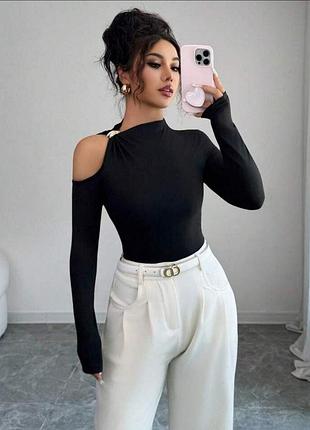 Лонгслів жіночий стильний із відкритим плечем