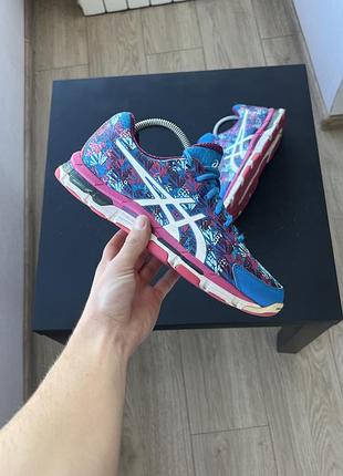Кросівки asics