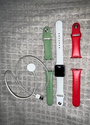 Apple watch series 3 , 38mm  (в наборі зарядка , 3 ремішка)