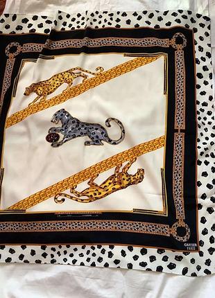 Вінтажний шовковий шарф платок  від бренду cartier з колекції must de cartier з характерним анімалістичним принтом