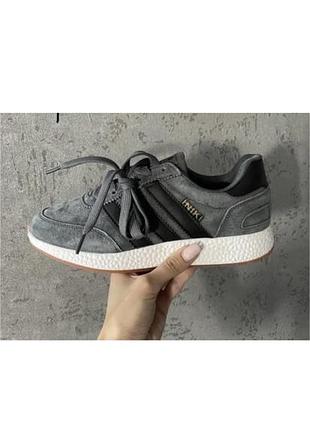 Кросівки жіночі adidas
