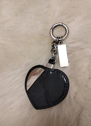 Брелок подвес guess 2