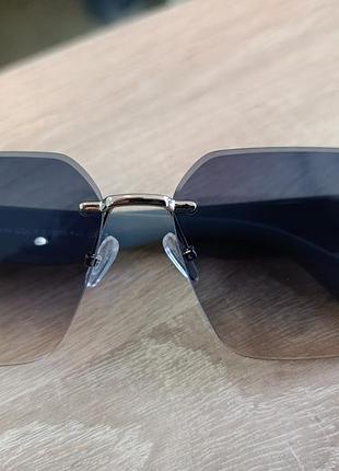 Сонцезахисні окуляри bvlgari
