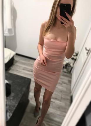 Розовое мини платье ! очень красивое
