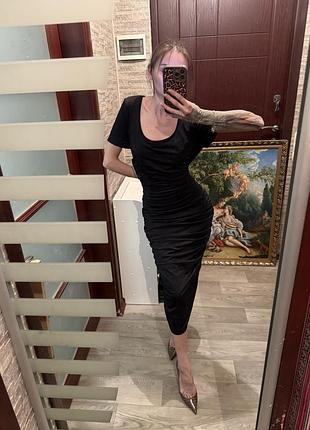 Черное платье