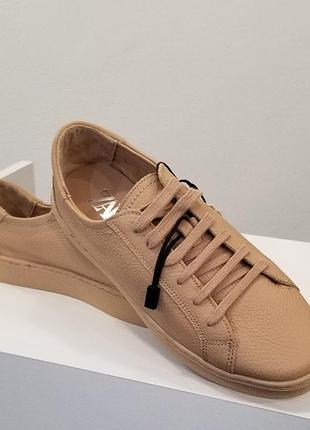 Бежевые кожаные кеды zara
