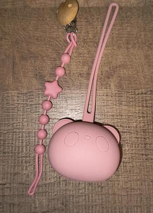 Тримач для пустушки з футляром, рожевий (силіконовий, з кліпсою)