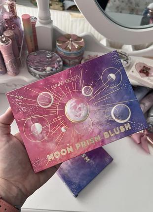 Палетка румʼян moon prism blush від lunar beauty