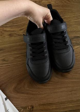 Кросівки унісекс skechers оригінал